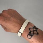 Tokyo Jane Off White Enamel Goldtone Bangle Bracelet Gold Photo 8