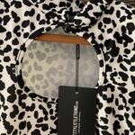 Pretty Little Thing Cropped Top Photo 2