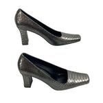 Via Spiga‎ Womens Pump Heels Metallic Leather Croc Almond Toe Size 8M Silver Photo 0