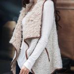 Love Tree OPEN FRONT SHERPA VEST WITH POCKETS Photo 4