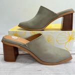 Yellow Box Marylou Light Gray Block Heel Mules Size 9.5 NEW Photo 1