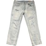 American Eagle Boy Crop 10 Regular Women’s Light Wash Distressed NWOT 8550. Photo 1