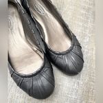Talbots Pleated Leather Ballet Flats Womens 7 Pewter Metallic Silver Career Work Photo 1