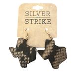 NWT Silver Strike Texas Faux Snake Print Dangle Earrings 3D Belt Co. Black Cream Photo 0