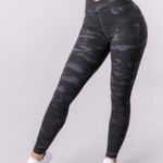 Alphalete  Women’s Size S Surface Path Leggings Black Camo Crossover Waist Gym‎ Photo 0