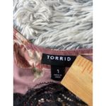 Torrid  Tank Top Size 1 Womens  Mauve Pink Floral Camisole Lace Trim Button Photo 2