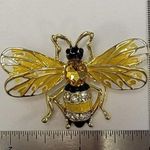 Charming Bee Brooch Photo 1