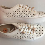 Dolce Vita nwt Bee Charm White Laser Cut Sneaker Size 7 Photo 0