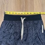 Vuori  Blue Clementine Speckled Running Shorts - Size XS Photo 4