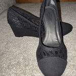 Seychelles  Black Lace Wedge Heel Pumps Women's‎ Dress Shoes Classic size 10 Photo 0