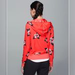 Lululemon  Namaskar Hoodie Atomic Flower Parfait Pink Atomic Red size 4 Photo 6