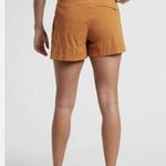 Athleta NWT  Trekkie North Shorts Brown Zipper Pockets SZ-20 Photo 1