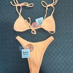 Kulani Kinis  Set Photo 0