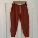 Vuori  Performance Jogger in Cinnamon Heather Size M NWOT Photo 3