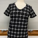 Romeo + Juliet Couture Black and White Short Sleeve Shift Dress Size XS Photo 3