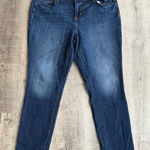 Old Navy Women's Jeans 14 Short Dark Wash
Classic Fit Photo 0