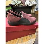 Munro  Clay Slip On Sneaker Size 6 M Burgundy Leather Cushioned Shoes Loafer‎ Photo 2
