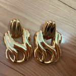 Gold Women's Watch and Bracelet Set Photo 10