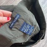 Arcteryx green womens below the knee‎ long cargo shorts Y2K Size 4 Photo 5