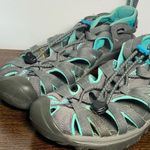 Keen Women's Whisper Closed Toe Sandal Black/Steel Grey Size 7 Photo 1