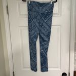 American Eagle  Blue Bandana Print Lightweight Everything 7/8 Leggings Medium‎ Photo 2