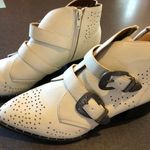 Qupid White Booties Photo 0