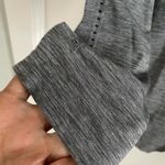 Athleta  Long Sleeve Light Grey Tunic - size Large Photo 3