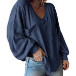 Elegant Navy V Photo 0