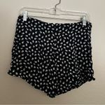 & Other Stories & Other Stories Tie Front Floral Shorts Size: 8 Photo 5