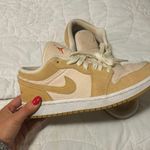 Nike Air Jordan 1 Low Photo 2