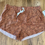 Billabong BNWT  Womens Large Road Trippin Print Leopard Shorts With Elastic Waist Photo 0