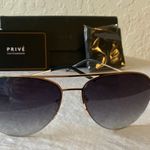 Privé: Gold Tone “The Ace” Aviator Sunglasses Photo 10