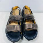 Clarks Artisan Unstructured Un Harvest Comfort Sandal Chunky Heel Sz 11W Silver Photo 2
