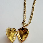 Gold locket heart necklace with vintage vibe Photo 0