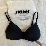 SKIMS  Push-Up Wireless Form Bra Photo 0