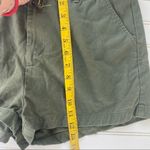 Forever 21 Olive green chino shorts w/belt Size 30 Photo 7