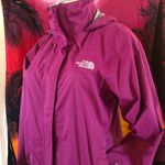 The North Face  women hooded jacket Photo 2