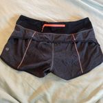 Lululemon  Speed Short Size 6 Heathered  Black Very Light Flare 2.5” Inseam Photo 4