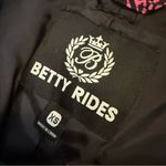 Betty rides Pink and Black snowboarding, ski Pants size extra small women’s Photo 6