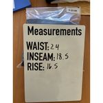 Avenue Women's Black Bermuda Denim Pull Photo 9