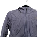 The North Face Women’s Medium Hooded Winter Ski Jacket Grey Photo 3