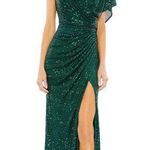 Mac Duggal Ieena 26988 - V-Neck Cowl Back Gown dress in emerald green size 8 Photo 0