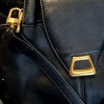 Liz Claiborne Leather Co Shoulder Bag Gold Plated Detail Zip Pockets Navy Blue Photo 2