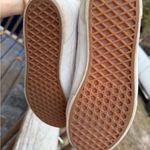 Vans  Women’s Seldan White leather Skate shoes size 8 Photo 5