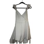 258. Baby Blue Sleeveless V Photo 1