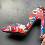 Guess  High Heel Floral Print Shoes. Size  6 Photo 4