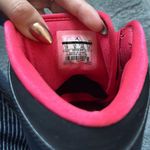 Air Jordan 1 Mid GS 'Black Fusion Red' Photo 4