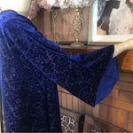 Avenue  BLUE & BLACK VELOUR BELL SLEEVE BLOUSE (18/20) Photo 6