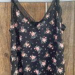 Divided floral top Photo 0