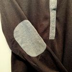 Unlisted Black and gray thermal 3/4 button up top. Size small Photo 2